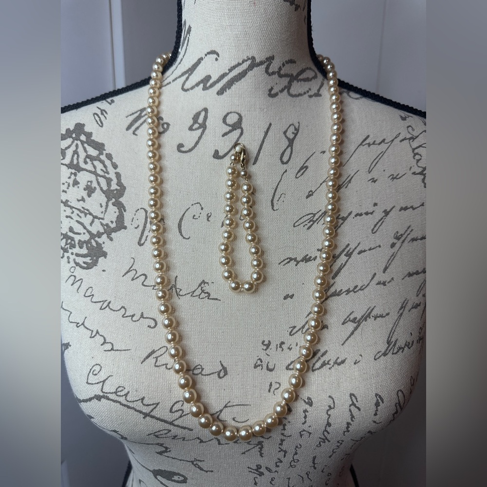Vintage Glass Pearl Necklace and Bracelet Set
